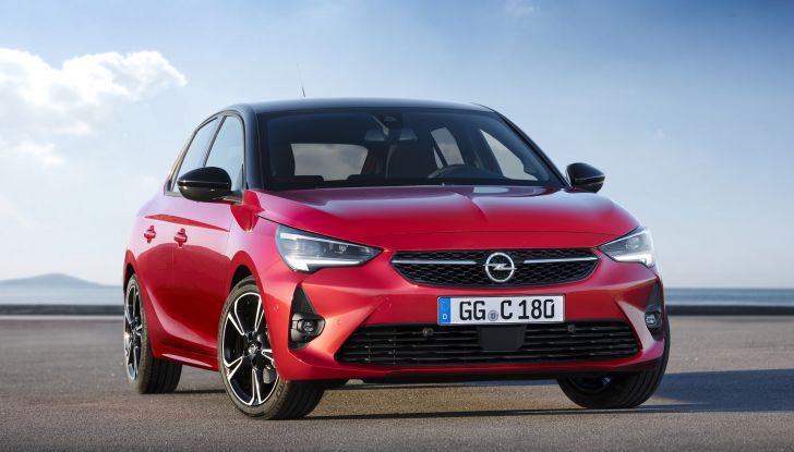 Opel Corsa e Crossland 2022: le Blitz Edition sono disponibili solo online - Foto 4 di 9