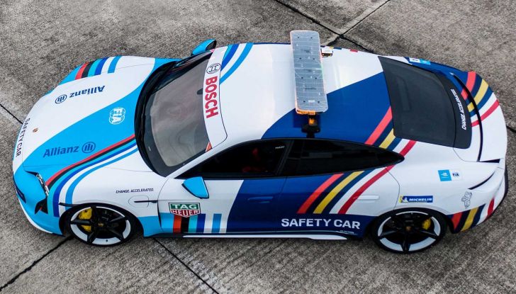 La Formula E accoglie la sua nuova safety car: la Porsche Taycan Turbo S! - Foto 5 di 14
