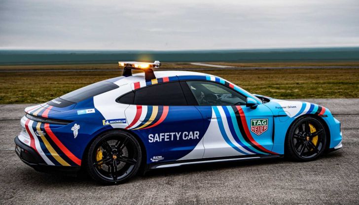 La Formula E accoglie la sua nuova safety car: la Porsche Taycan Turbo S! - Foto 8 di 14