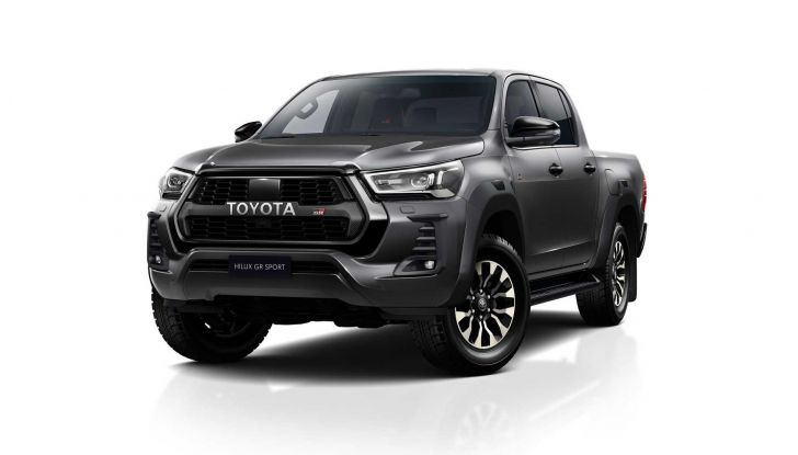 Toyota Hilux 2022: in autunno arriva la versione GR Sport - Foto 3 di 8