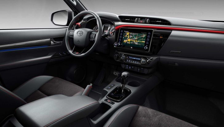 Toyota Hilux 2022: in autunno arriva la versione GR Sport - Foto 8 di 8