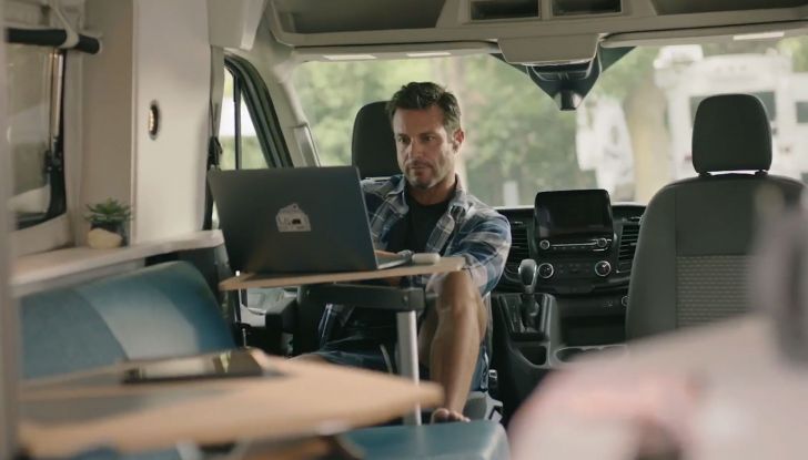 Winnebago e-RV Concept: il camper elettrico di lusso su base Ford Transit - Foto 8 di 9