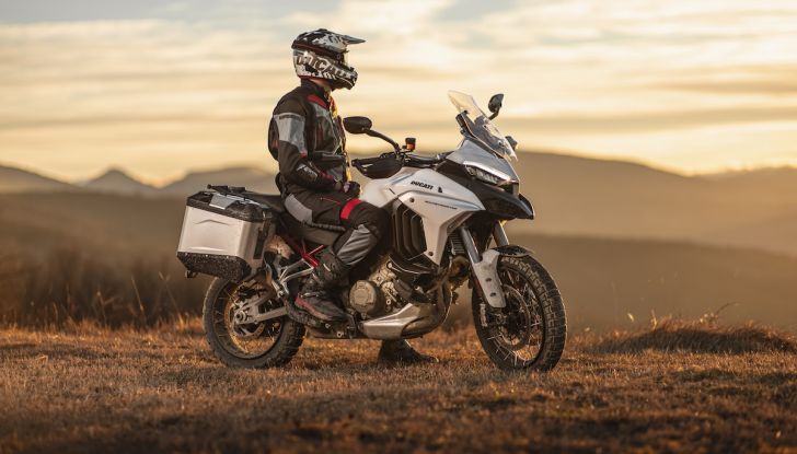 Ducati Multistrada V4: per il 2022 novità su colori, aggiornamenti elettronici e accessori - Foto 5 di 9