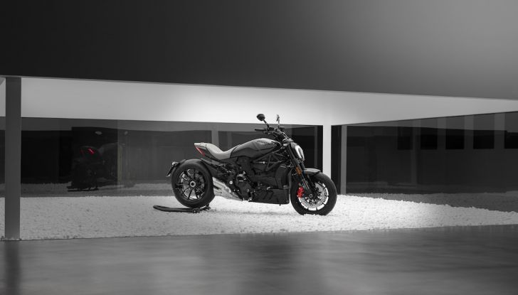 Ducati presenta l’edizione limitata e numerata XDiavel Nera - Foto 6 di 9