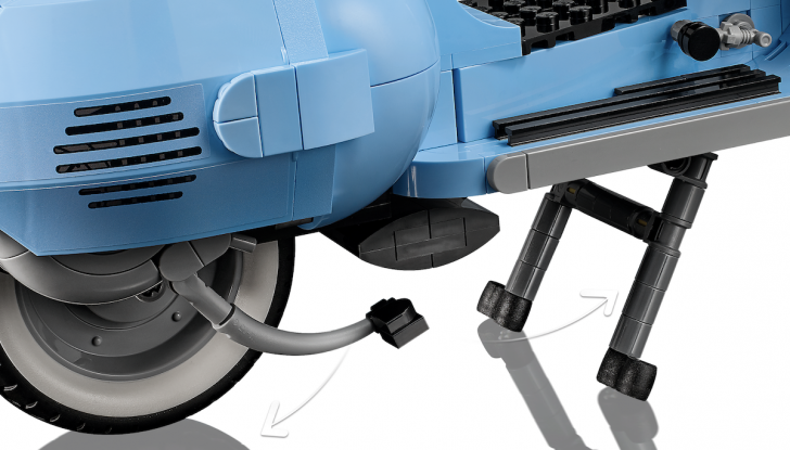 LEGO celebra Vespa, lo scooter più famoso del mondo - Foto 8 di 11