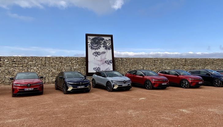 Renault Megane E-Tech Electric: la prova su strada del nuovo crossover elettrico - Foto 13 di 15