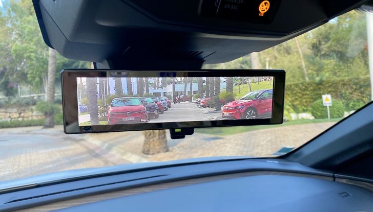 Renault Megane E-Tech Electric: la prova su strada del nuovo crossover elettrico - Foto 7 di 15