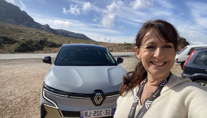 Renault Megane E-Tech Electric: la prova su strada del nuovo crossover elettrico - Foto 6 di 15