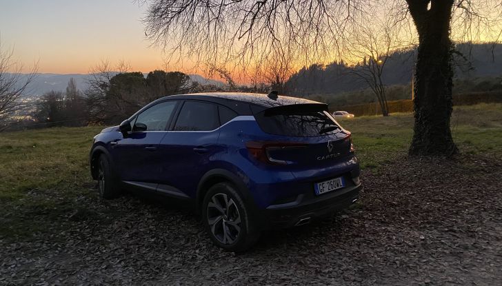 Renault Captur E-Tech full Hybrid provato su strada - Foto 12 di 12