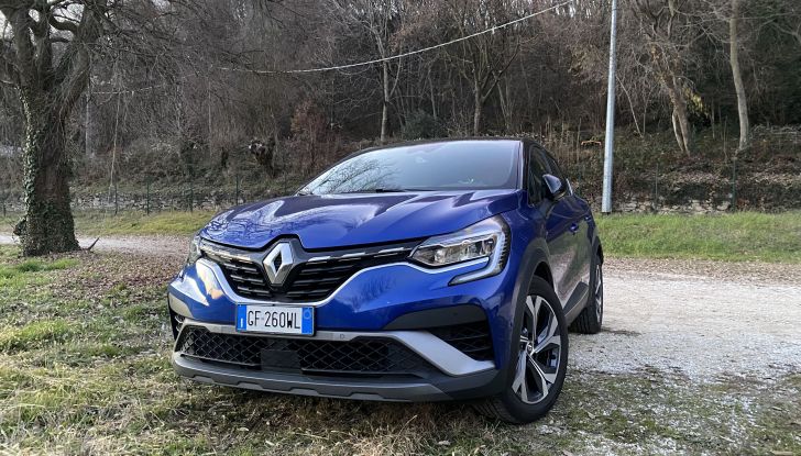 Renault Captur E-Tech full Hybrid provato su strada - Foto 2 di 12