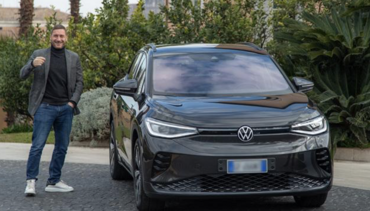 Volkswagen: Francesco Totti nuovo ambasciatore delle auto elettriche - Foto 4 di 8