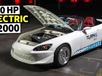 Ritorna la Honda S2000… ma con powertrain Tesla da 500 cavalli!