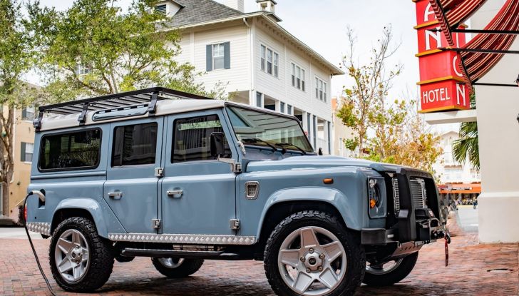 Land Rover Defender restomod elettrico