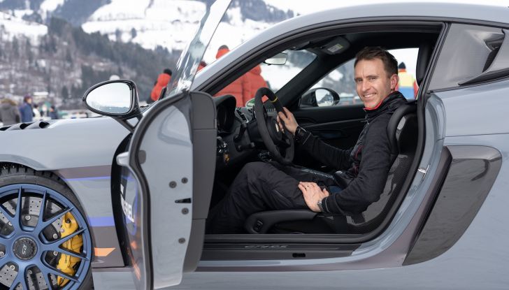 Porsche 718 Cayman GT4 RS e-fuel