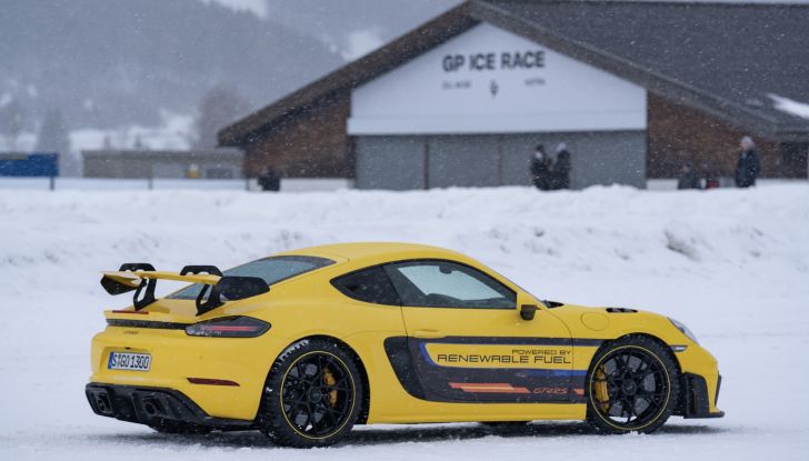 Porsche 718 Cayman GT4 RS e-fuel