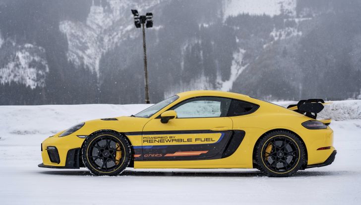 Porsche 718 Cayman GT4 RS e-fuel