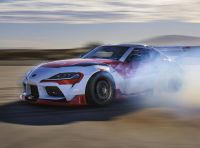 La guida autonoma arriva in pista: questa Toyota Supra fa drifting da sola!