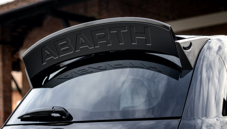 Abarth 500 Elettrica, prima immagine ufficiale del modello di serie - Foto 11 di 16