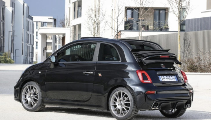 Abarth 500 Elettrica, prima immagine ufficiale del modello di serie - Foto 6 di 16