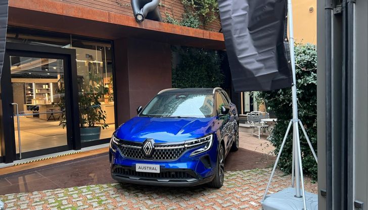 Renault Austral: provata la E-Tech Full Hybrid da 200 cavalli - Foto 2 di 21