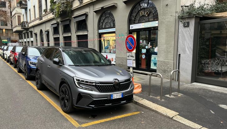 Renault Austral: provata la E-Tech Full Hybrid da 200 cavalli - Foto 3 di 21