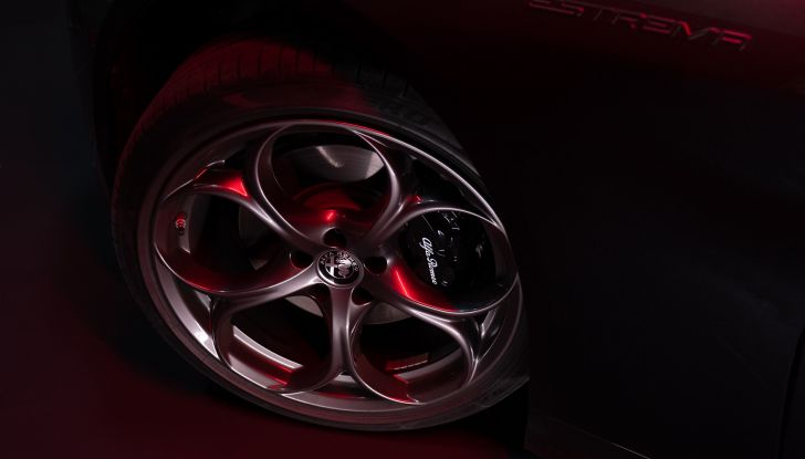 Alfa Romeo Giulia e Stelvio Estrema: la Quadrifoglio diventa una versione speciale - Foto 11 di 13
