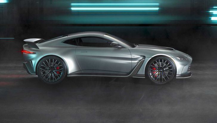 Aston Martin V12 Vantage: l’edizione finale ha 700 cavalli - Foto 3 di 12