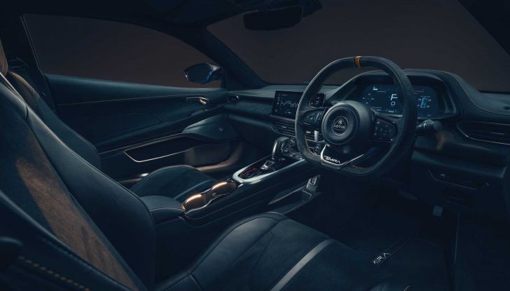 Lotus Emira: ordini aperti per la First Edition con motore AMG da 365 CV - Foto 10 di 11