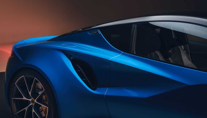 Lotus Emira: ordini aperti per la First Edition con motore AMG da 365 CV - Foto 7 di 11