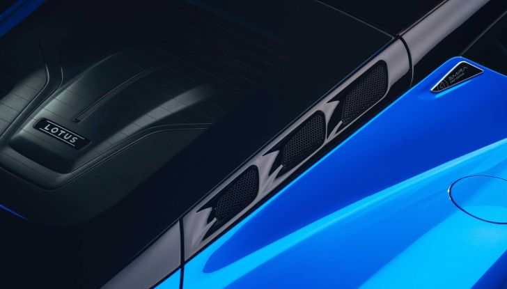 Lotus Emira: ordini aperti per la First Edition con motore AMG da 365 CV - Foto 8 di 11