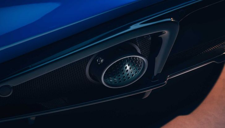 Lotus Emira: ordini aperti per la First Edition con motore AMG da 365 CV - Foto 9 di 11