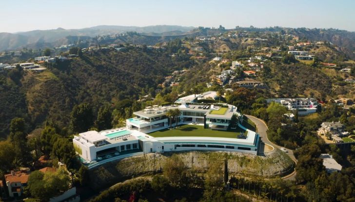 The One Miami villa garage supercar