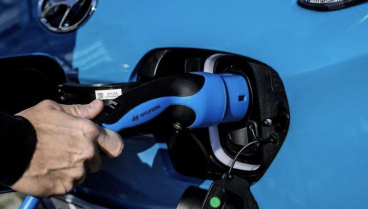 Hyundai Kona protagonista della seconda edizione di Electric Driving Experience - Foto 1 di 17