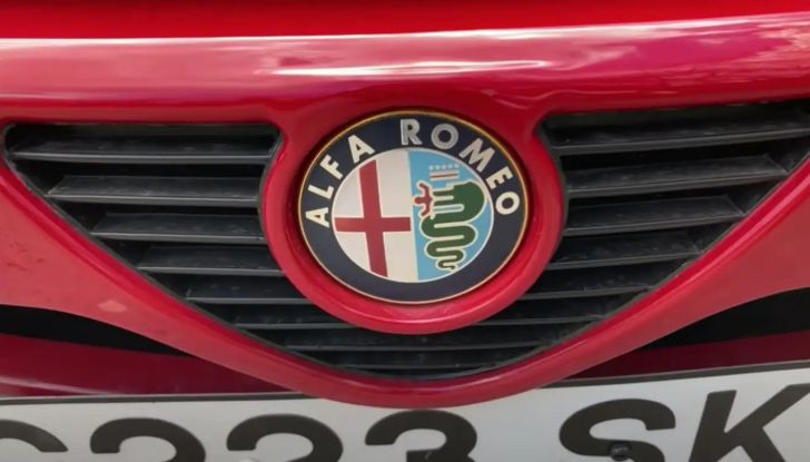 Alfa Romeo Spider: il restomod diventa elettrico con le batterie della Tesla Model S - Foto 5 di 9