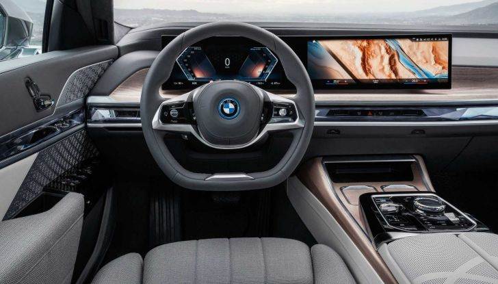 BMW prima casa automobilistica a ricevere l’approvazione per la combinazione del livello 2 e del livello 3 per la guida autonoma - Foto 14 di 17