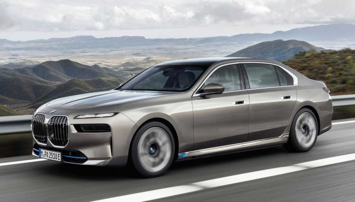 BMW prima casa automobilistica a ricevere l’approvazione per la combinazione del livello 2 e del livello 3 per la guida autonoma - Foto 3 di 17