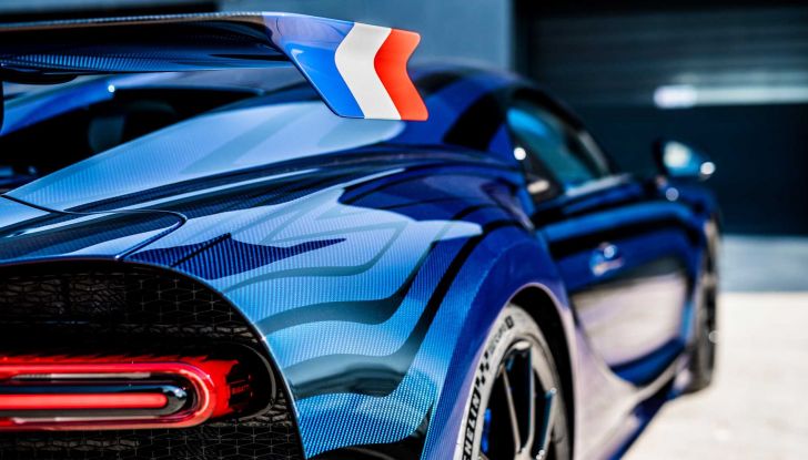 Bugatti Chiron Super Sport: uscite di fabbrica le prime due “Sur Mesure” - Foto 5 di 13
