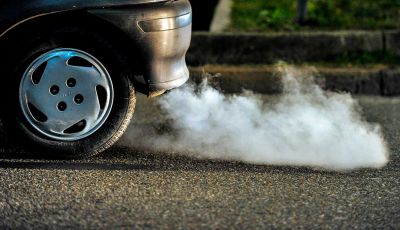 L’auto “beve” troppo? Ecco i consigli per far fronte al caro consumi