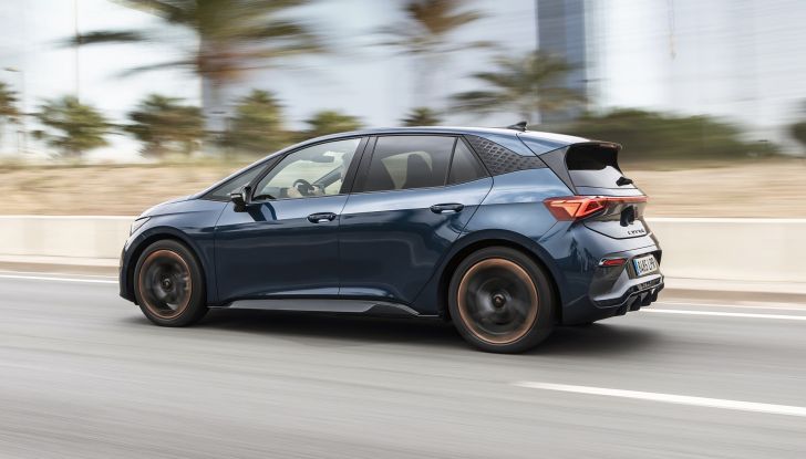 Cupra Born: debutta in Italia la versione e-Boost da 231 cavalli - Foto 8 di 8