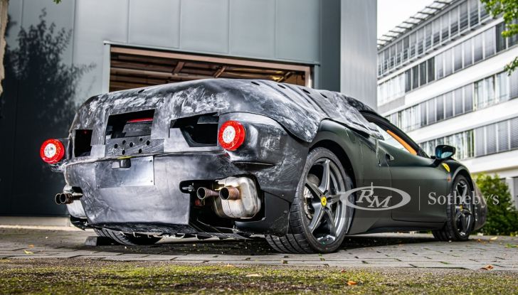 Test car in vendita: comprereste il prototipo della Ferrari LaFerrari? - Foto 8 di 13