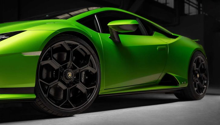 Lamborghini Huracàn Tecnica: il canto del cigno del V10 sprigiona 640 CV - Foto 18 di 23