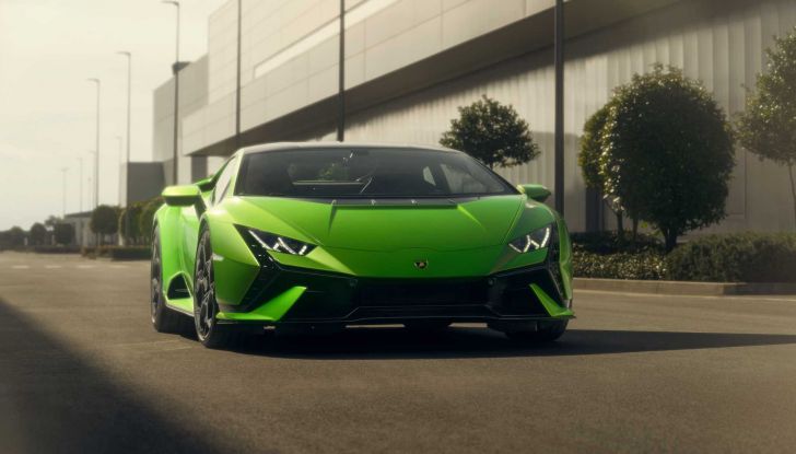 Lamborghini Huracàn Tecnica: il canto del cigno del V10 sprigiona 640 CV - Foto 2 di 23