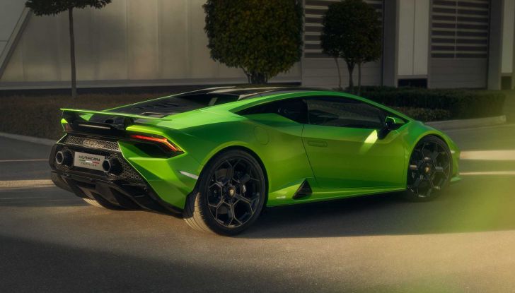 Lamborghini Huracàn Tecnica: il canto del cigno del V10 sprigiona 640 CV - Foto 5 di 23