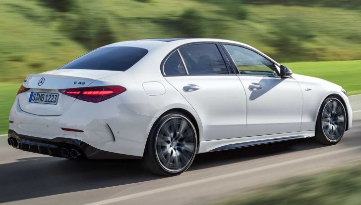 Mercedes-AMG C43: la Classe C sportiva passa al quattro cilindri (ibrido) - Foto 3 di 16