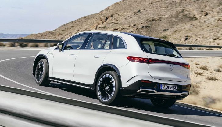 Mercedes EQS SUV: allestimenti e listino prezzi, in Italia da 138.669 Euro - Foto 3 di 16