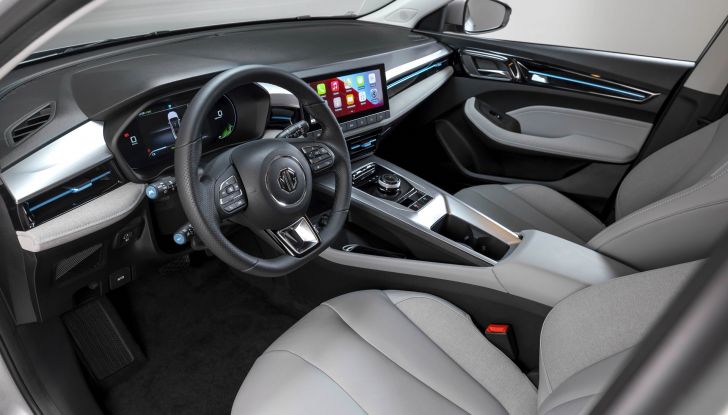 MG5 Electric: disponibile la nuova familiare a “passo lungo” da 31.050 Euro - Foto 14 di 17