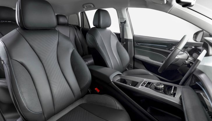 MG5 Electric: disponibile la nuova familiare a “passo lungo” da 31.050 Euro - Foto 16 di 17