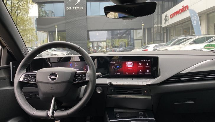 Opel Astra 2022: la prova su strada della versione ibrida plug-in - Foto 8 di 17