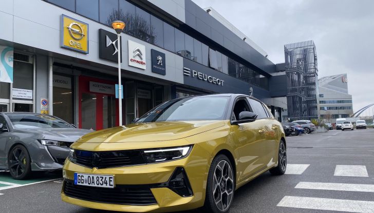 Opel Astra 2022: la prova su strada della versione ibrida plug-in - Foto 5 di 17