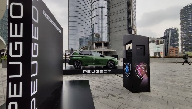 A Milano arriva Peugeot The Corner, la più grande affissione digitale d’Italia - Foto 5 di 5